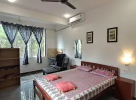 Studio Green Haven- R 7 by Mukund Sadan Arambol