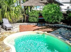 Villa Mado-Ray, spacieuse villa 300 m2 avec jardin, piscine, accès PMR dans quartier calme de la Saline les Bains