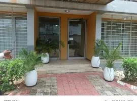 Emem Court