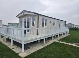 Wildflower Meadows 5 - Golden Anchor - Central Heating, Wi-Fi, pet friendly, bed linen - Meadow Lakes Caravan & Lodge Hire