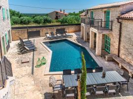 Villa La Premier by Kompas Villas, hotel a Ladići
