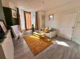 5 bed house near town