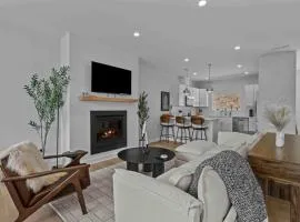 Mountain Vista- Brand New, Close To The Lake