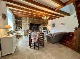 Pretty charming Breton cottage for 4 people