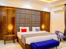 Radissononyx Awka