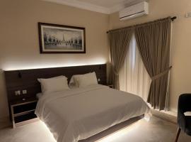 Majestic BnB, hotel com estacionamento em Karachi