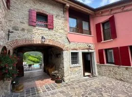 40 Min from the Dolomites Borgo Moretti -2 & pool