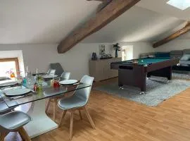 Billard Lounge loft détente avec Billard & Netflix by BoookingFuté