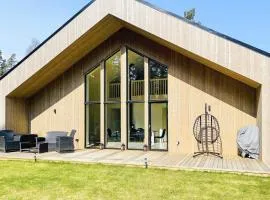 3 Bedroom Awesome Home In Borrby