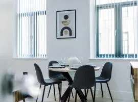 Luxury Modern Bradford City Centre Apartment with Free Parking