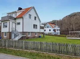 3 Bedroom Amazing Home In Dyrön