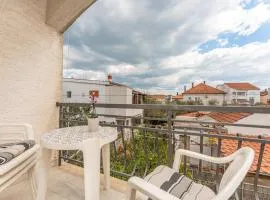 Lovely Apartment In Biograd Na Moru