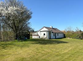 1 Bedroom Gorgeous Home In Spøttrup, hotel v destinaci Spottrup