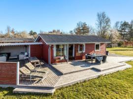Awesome Home In Grenaa With Wifi, hotel in Brøndstrup