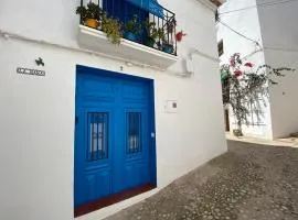 Casa la Rana Charming Townhouse near the beach