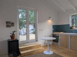 Entire villa hosted by Noam, hôtel à Cercal