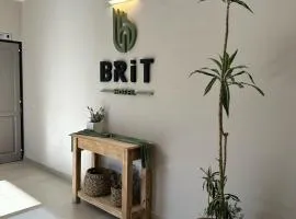 Brit Hotel