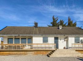 Nice Home In Kverva With Wifi, hotel com estacionamento em Kverva