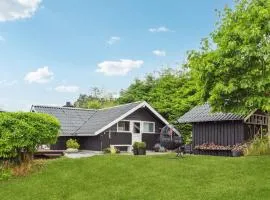 Nice Home In Ebeltoft With Wifi