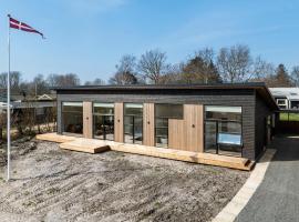 Beautiful Home In Hadsund With Sauna, hotell i Hadsund