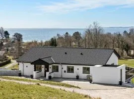 Nice Home In Ebeltoft