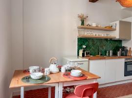 La Calade du Mourillon - Rue Lamalgue - 200 metres des plages - 4 couchages - Wifi, hotel in Toulon