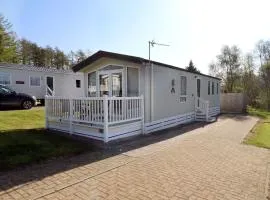 10 Woodlands Way
