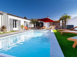 La Dionysienne piscine privee, hotel in Saint-Denis-dʼOléron