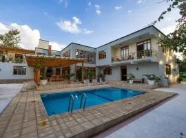 Asante Karibu House
