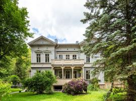 Villa Heimlicher Grund、Bahnhof Gräfenrodaのホテル