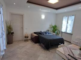 LONATE SUITE, hotel v destinaci Lonate Ceppino