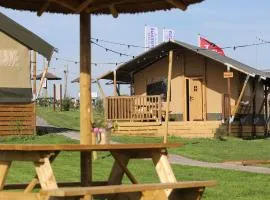 Safaritent Wood XL met tuinzicht