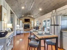 3 Mi to Dtwn Blue Ridge Cabin with Hot Tub and Views