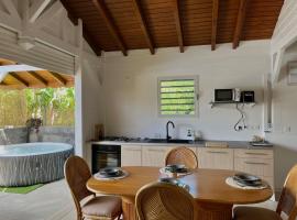 Habitation Agr&eacute;able et Spacieuse, hotel na may mga hot tub sa Trois Rivieres