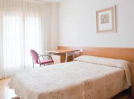 Apartamentos La Aurora by Clabao، فندق في لوغرونيو