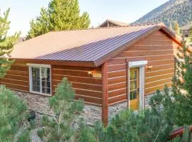 Cozy Island Park Cabin, 20 Mi to Yellowstone!