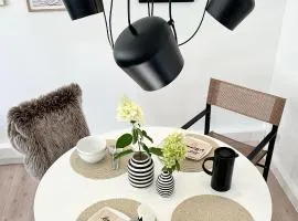 MAKERS and ROOMS APARTMENT 01 Pauline 110qm Parkplatz 1-4 Personen