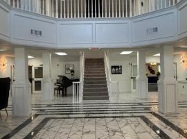 The Enchanted Suites & Residence, hotel poblíž Roswell International Air Center - ROW, Roswell