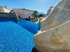 Calpe Chalet adosado entorno playa y montaña tranquilidad relax jacuzzi piscina wifi aire jardin barbacoa y parking