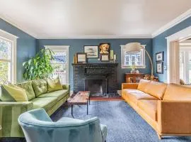 Beautiful North Cap Hill Craftsman with Hot Tub