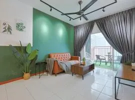 Elegant Studio Escape at Emerald Avenue Cameron Clover Home 4-03