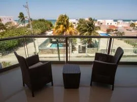Modern villa with private pool, 1 block from the Ocean
