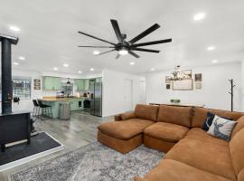 Modern Lakeside Family Fun Cabin, cabin in Pinetop-Lakeside
