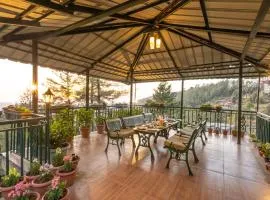 Hostie Romarica-Cottage with Lawn & Patio, Mashobra, Shimla
