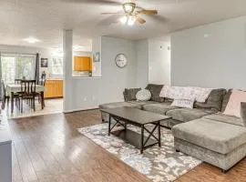 9 Mi to Downtown Indianapolis Quiet Home with Yard