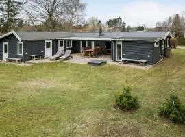 Awesome Home In Højby With Wifi