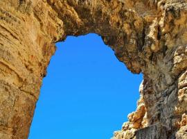 كرفان الايام السبعة, hotel a Ţīwī