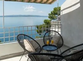 Ocean front apartment with stunning view