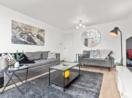 Spacious, Chic Townhouse with Parking&Garden, hotel in Birmingham