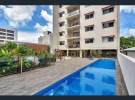 Darwin Inner City Oasis 2 Bed Apt